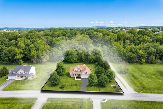 95 E SUMMIT DR, Littlestown, PA 17340