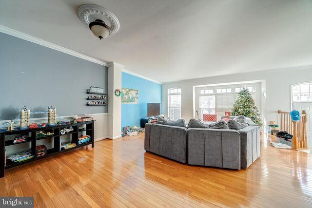 12162 CALDICOT LN, Fairfax, VA 22030