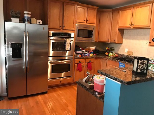12162 CALDICOT LN, Fairfax, VA 22030