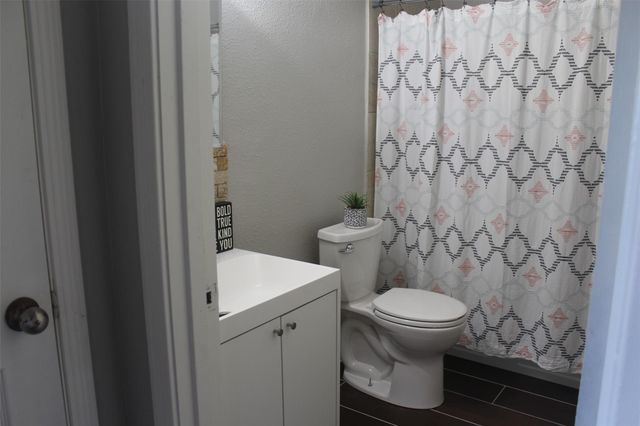 3322 Mccrarey Drive, Houston, TX 77088