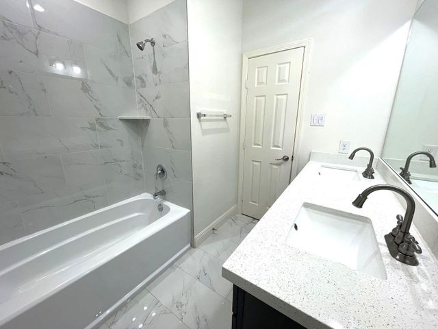 4913 Southwind Street B, Houston, TX 77033