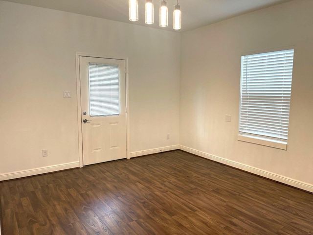 4913 Southwind Street B, Houston, TX 77033