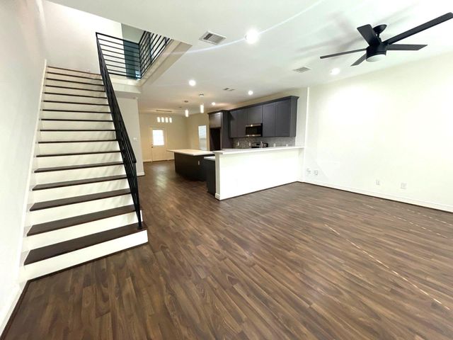 4913 Southwind Street B, Houston, TX 77033