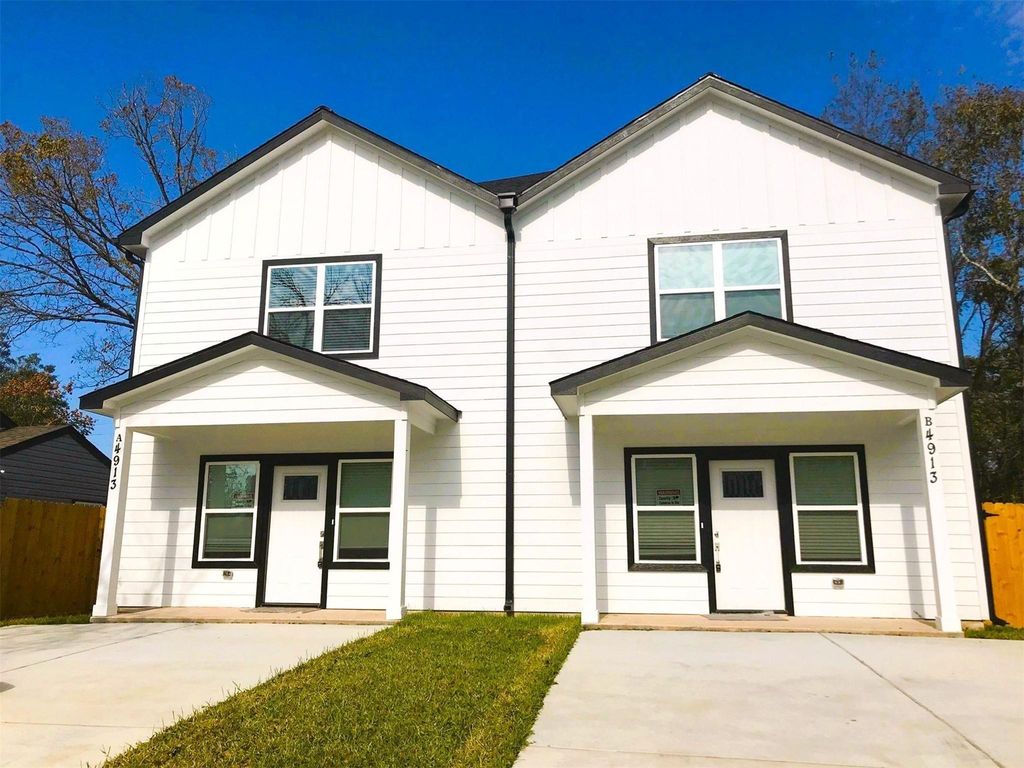 4913 Southwind Street B, Houston, TX 77033