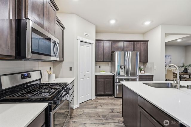 2045 81st Avenue E, Edgewood, WA 98371
