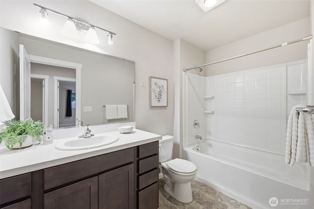 2045 81st Avenue E, Edgewood, WA 98371