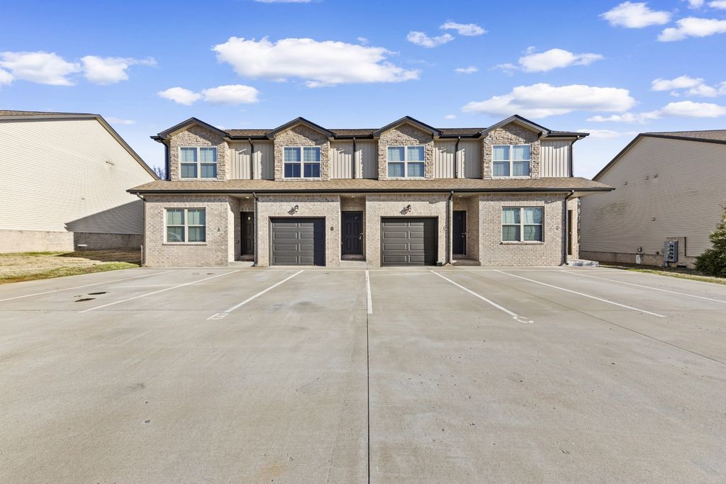 287 Smithson Ln, Clarksville, TN 37040