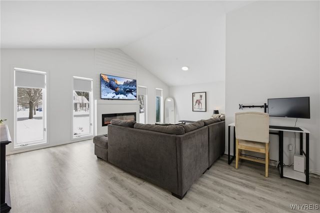 210 Stuewe Road, Amherst, NY 14068