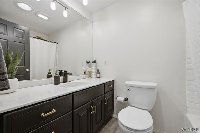 210 Stuewe Road, Amherst, NY 14068