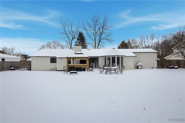 210 Stuewe Road, Amherst, NY 14068