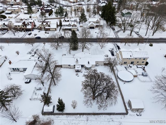 210 Stuewe Road, Amherst, NY 14068