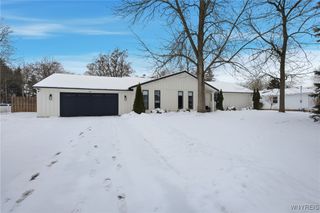 210 Stuewe Road, Amherst, NY 14068