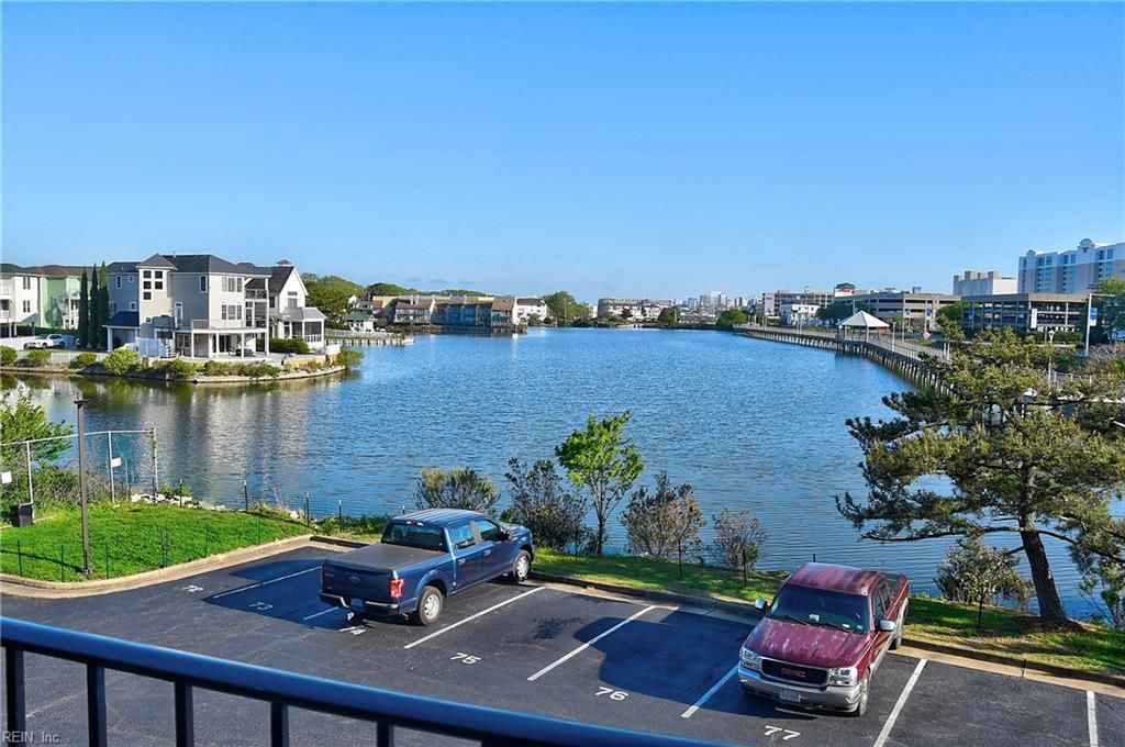 500 Pacific Ave Unit 211, Virginia Beach, VA 23451
