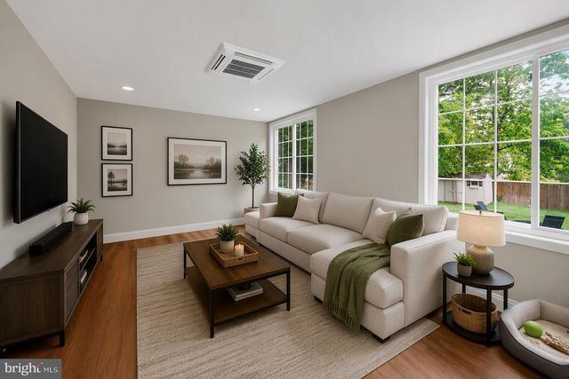 10 E SUTTON AVE, Moorestown, NJ 08057