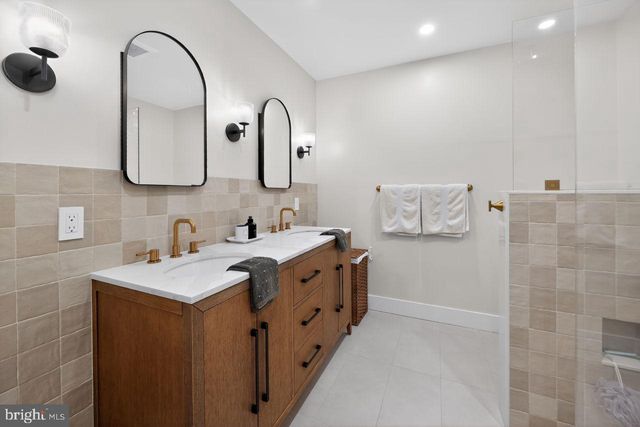 10 E SUTTON AVE, Moorestown, NJ 08057