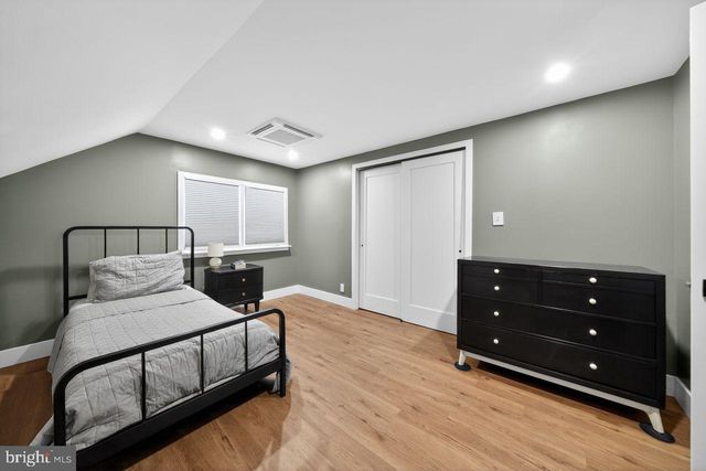 10 E SUTTON AVE, Moorestown, NJ 08057