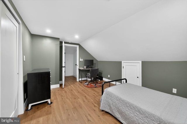 10 E SUTTON AVE, Moorestown, NJ 08057