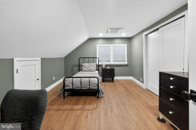 10 E SUTTON AVE, Moorestown, NJ 08057
