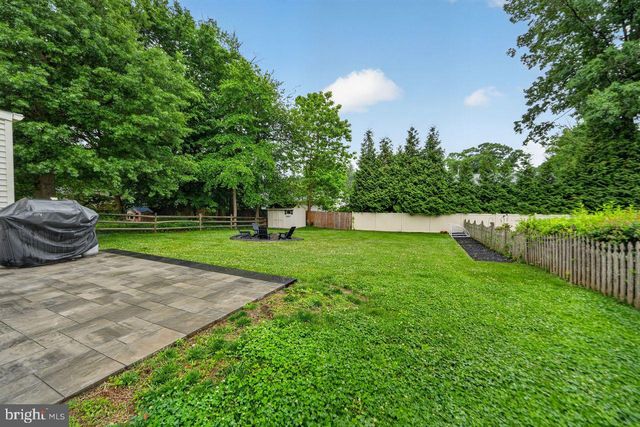 10 E SUTTON AVE, Moorestown, NJ 08057