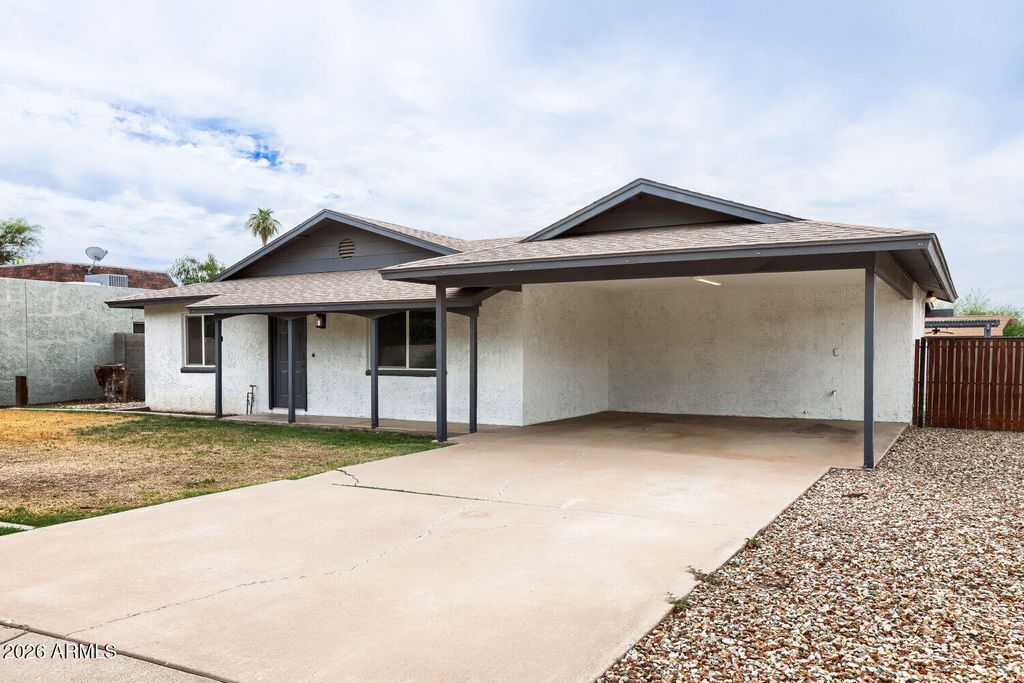5755 W SUNNYSIDE Drive, Glendale, AZ 85304 — photo 2