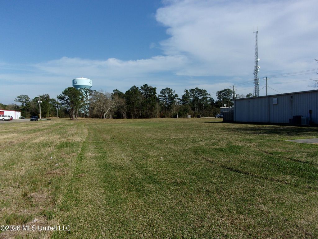 944 Cedar Lake Road, Biloxi, MS 39532