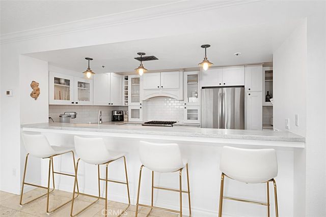 260 Cagney Lane 114, Newport Beach, CA 92663