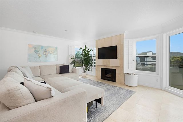 260 Cagney Lane 114, Newport Beach, CA 92663