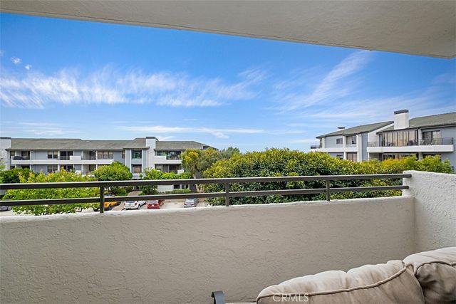260 Cagney Lane 114, Newport Beach, CA 92663