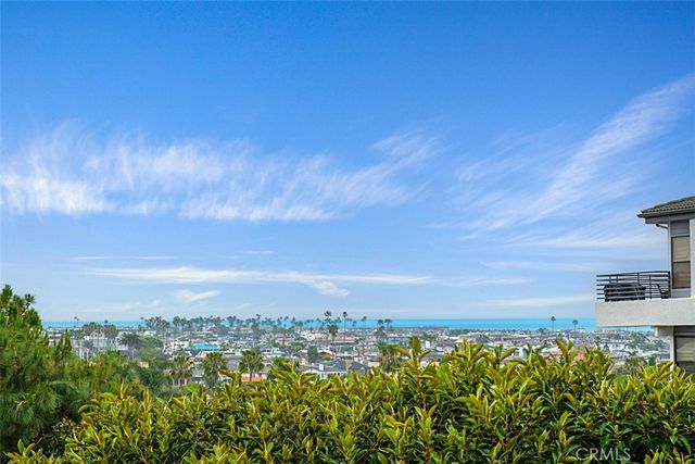 260 Cagney Lane 114, Newport Beach, CA 92663