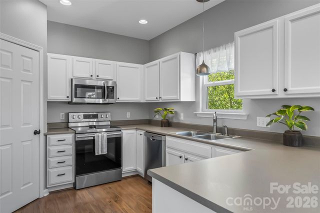 122 Fallen Spruce Drive, Asheville, NC 28806