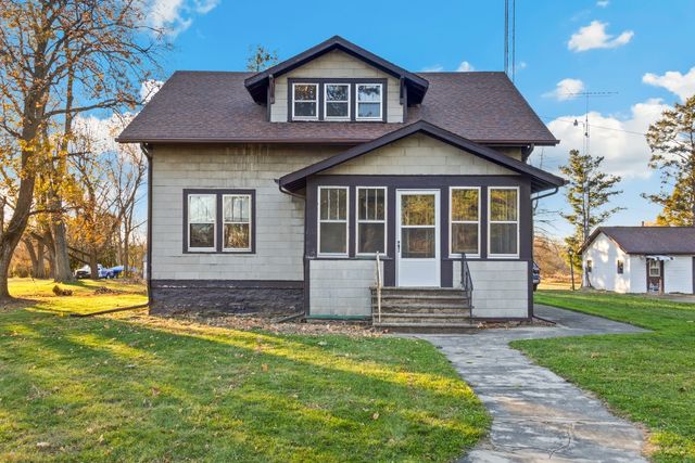 1737 N Brinton Avenue, Dixon, IL 61021