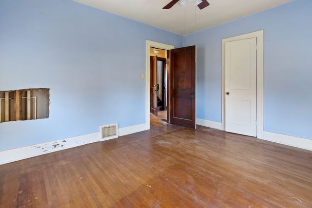 1737 N Brinton Avenue, Dixon, IL 61021