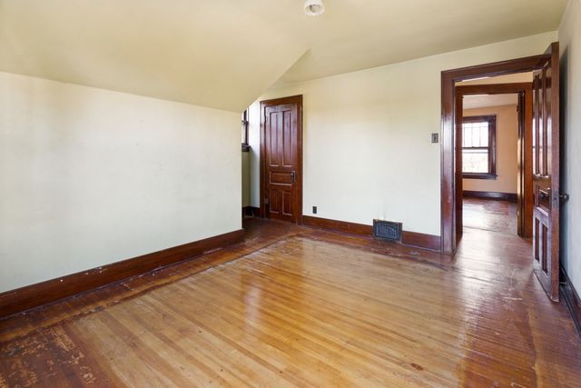 1737 N Brinton Avenue, Dixon, IL 61021