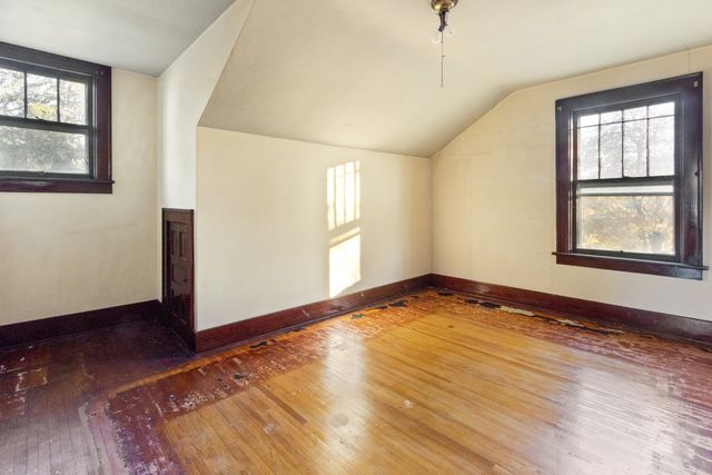 1737 N Brinton Avenue, Dixon, IL 61021