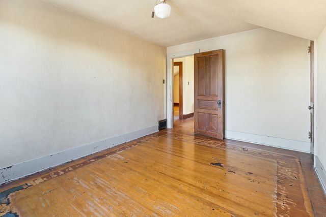 1737 N Brinton Avenue, Dixon, IL 61021