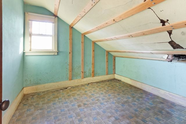 1737 N Brinton Avenue, Dixon, IL 61021