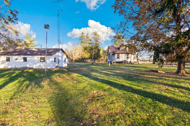 1737 N Brinton Avenue, Dixon, IL 61021