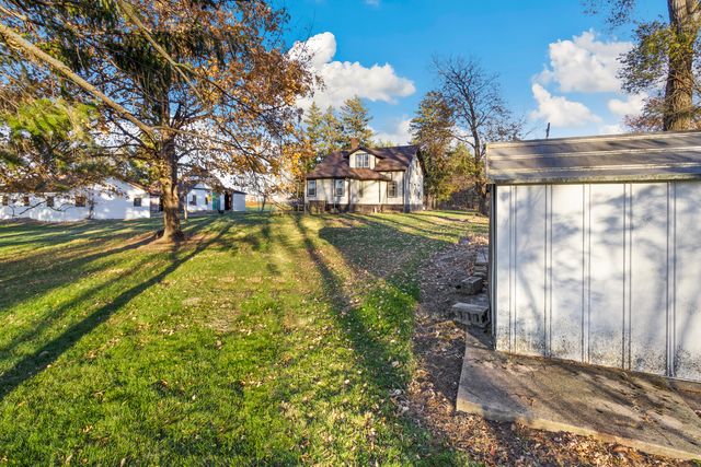 1737 N Brinton Avenue, Dixon, IL 61021