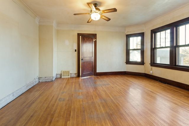 1737 N Brinton Avenue, Dixon, IL 61021