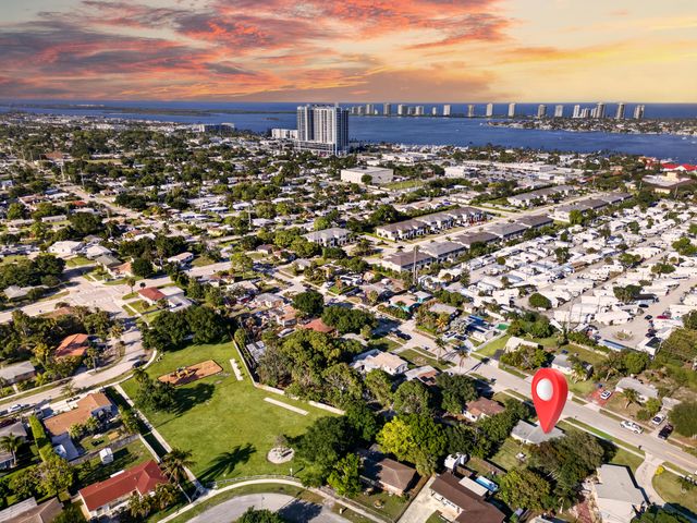 3107 Avenue F, Riviera Beach, FL 33404