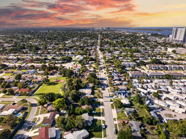 3107 Avenue F, Riviera Beach, FL 33404