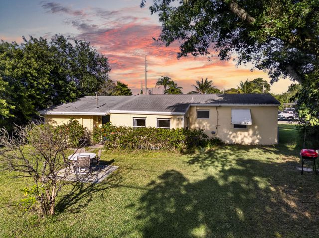 3107 Avenue F, Riviera Beach, FL 33404