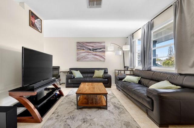 3107 Avenue F, Riviera Beach, FL 33404