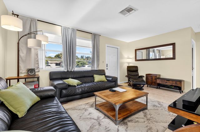 3107 Avenue F, Riviera Beach, FL 33404