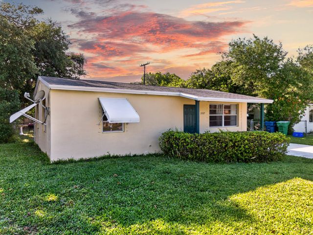 3107 Avenue F, Riviera Beach, FL 33404