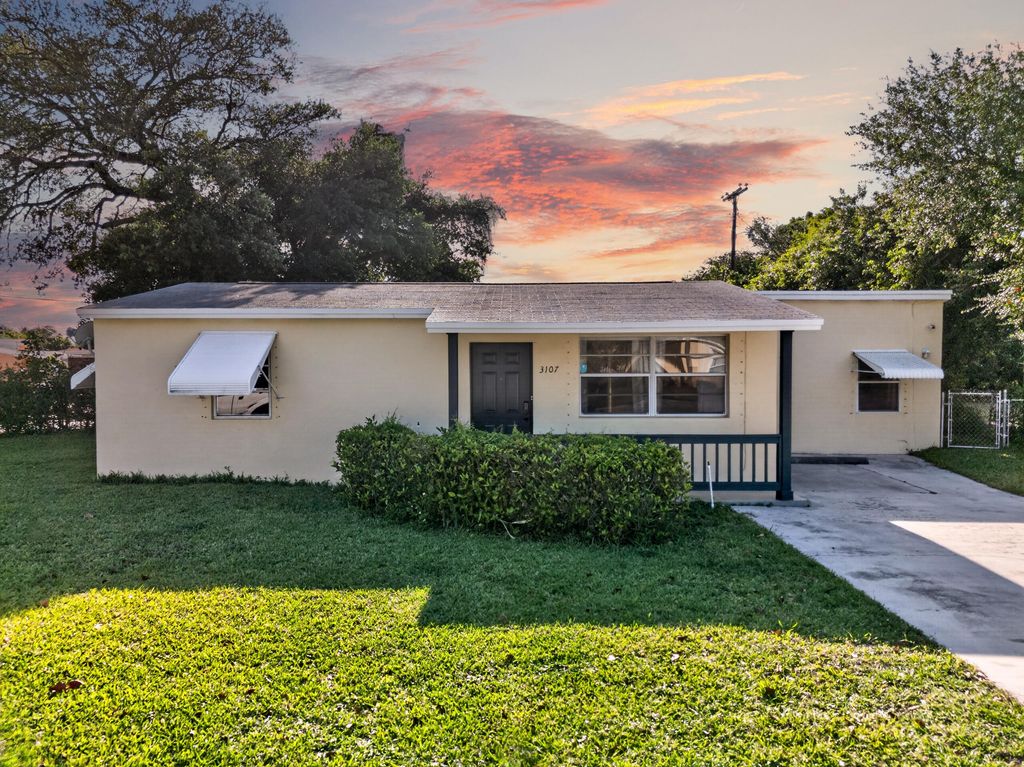 3107 Avenue F, Riviera Beach, FL 33404