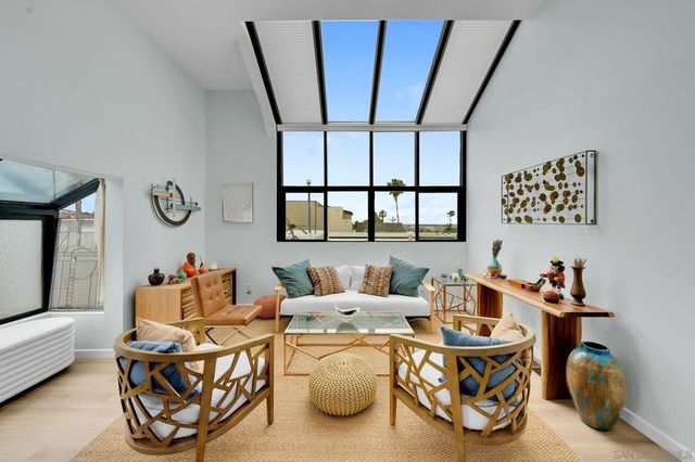 357 Playa Del Sur 3, La Jolla, CA 92037