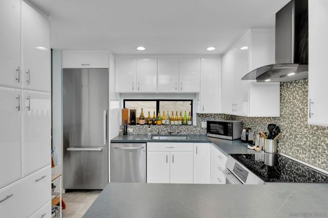 357 Playa Del Sur 3, La Jolla, CA 92037