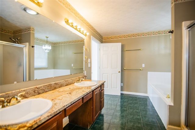 5123 Glenbrook Drive, Vienna, WV 26105