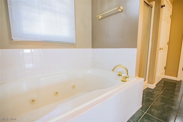 5123 Glenbrook Drive, Vienna, WV 26105